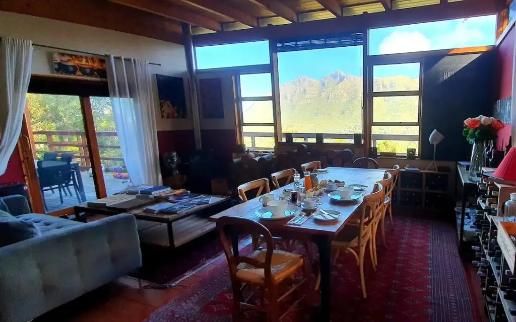 2148f363 43ee 47ab 9e84 ef831765a17e Cropped